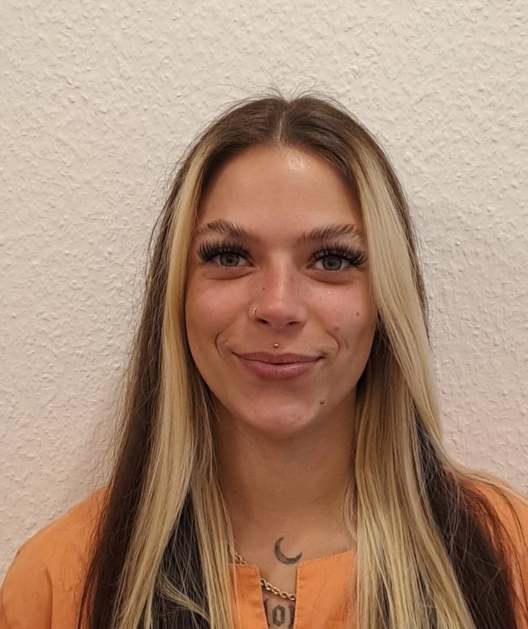 Linda Ehrhardt — Tiermedizinische Fachangestellte